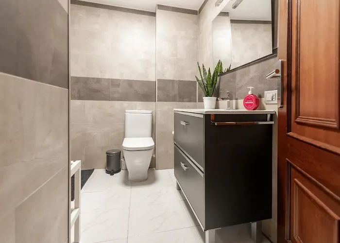 Torre De Hercules Con Garaje * A Coruña