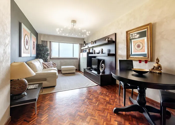 Torre De Hercules Con Garaje * A Coruña